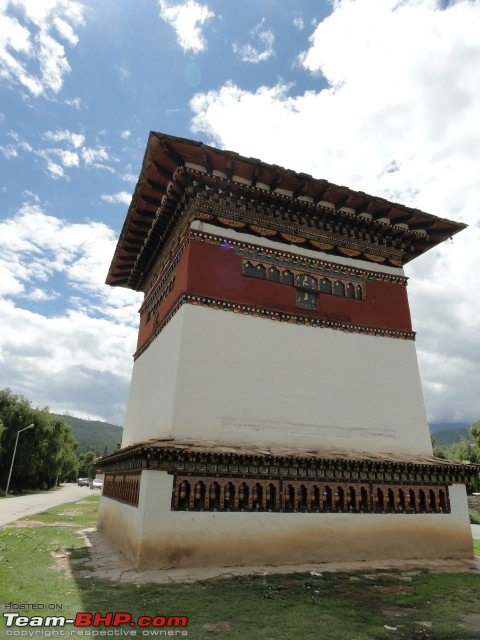 Bhutan : Mountains, Monasteries, Monks and more...-dsc08146-small.jpg