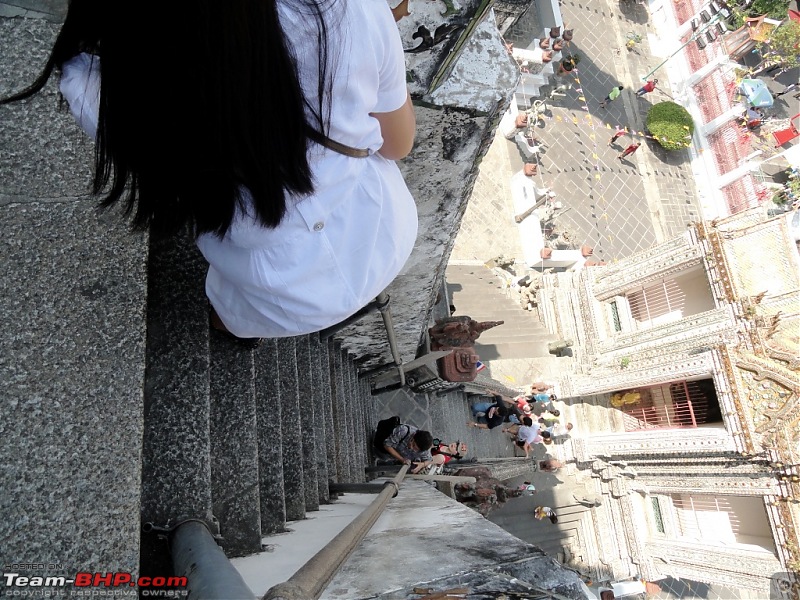 Finally - The Amazing Thailand!-stairswat.jpg