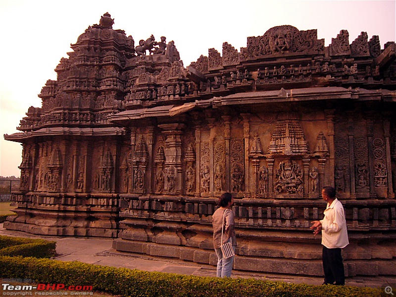 'Xing'ing around ! - An incomplete guide to Hoysala temples ;-)-1211.jpg