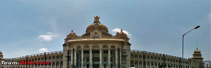 Photologue : Short stay in Bangalore-vidhaansoudha1.jpg