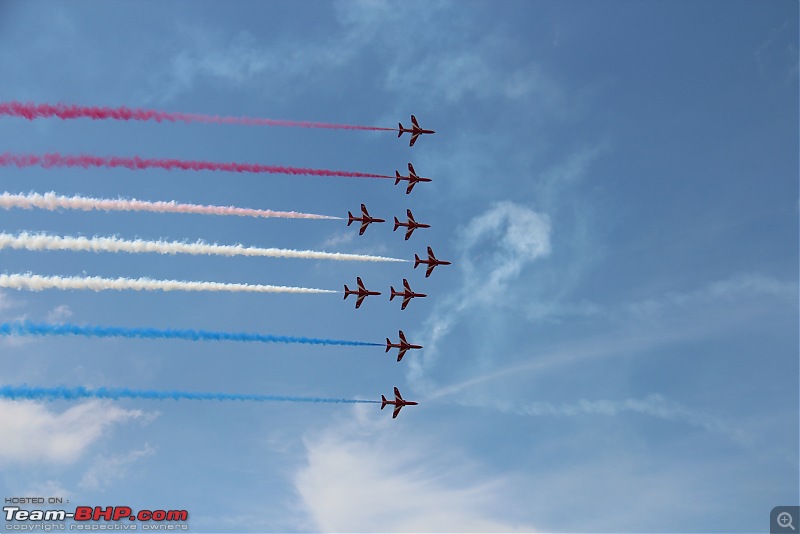 Farnborough International Airshow 2014, UK-45red-arrows-formation.jpg