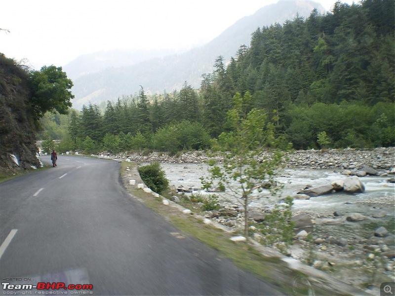 A peep into.. Valley of Gods-road-manali.jpg