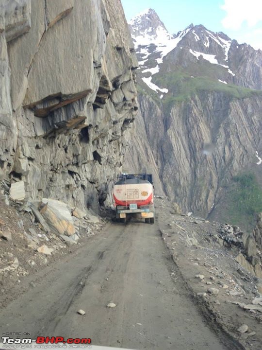 Leh - In a Maruti 800-zojila.jpg