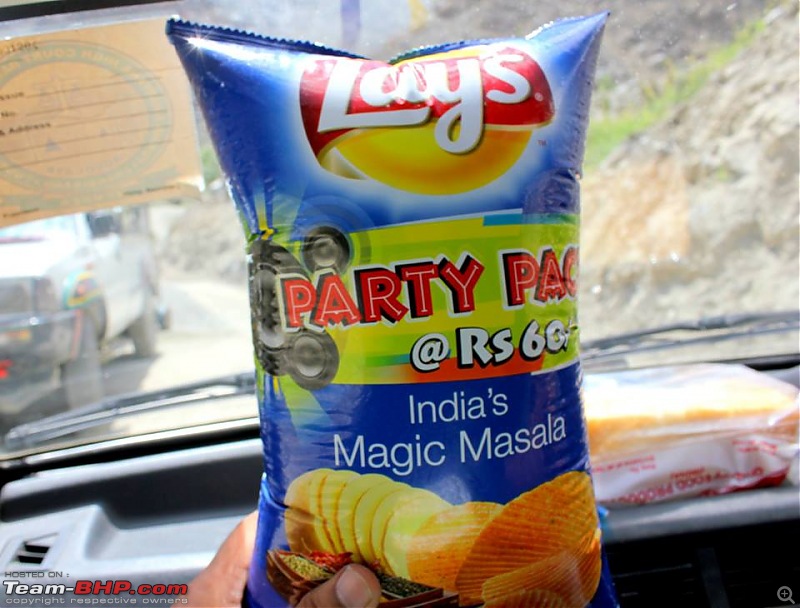 Leh - In a Maruti 800-packet-chips.jpg