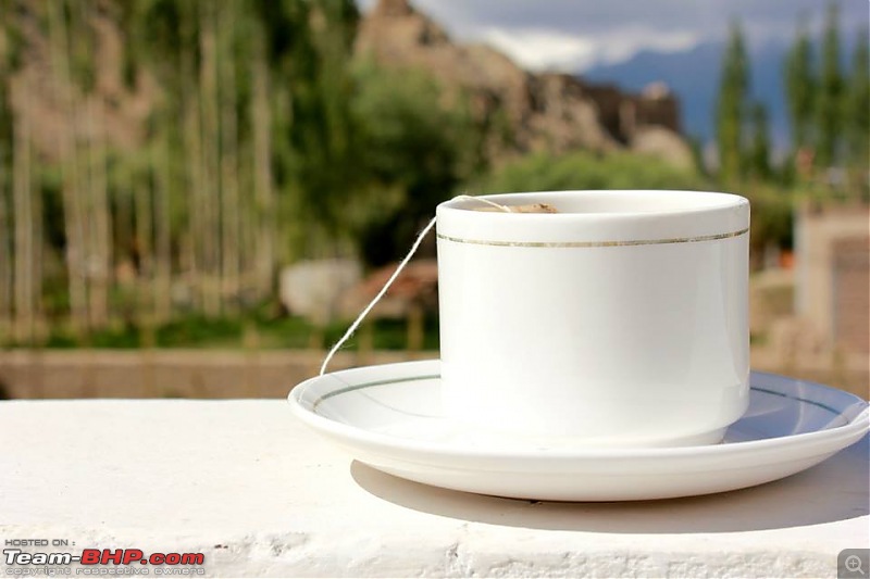 Leh - In a Maruti 800-mornig-tea.jpg