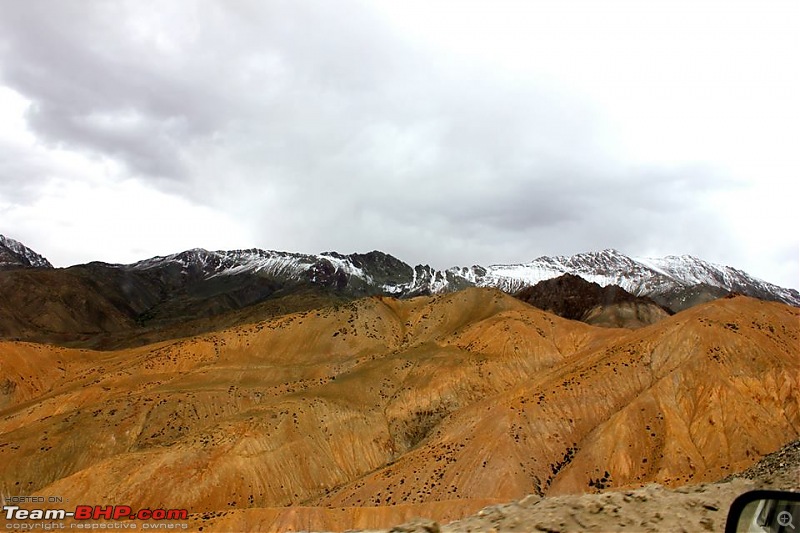 Leh - In a Maruti 800-mountains.jpg