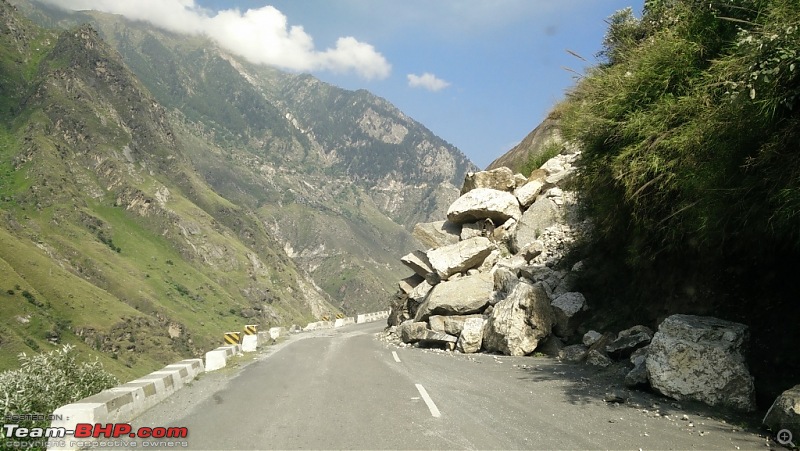 Report & Pics: The 2015 Himalayan Spiti Escape (Mahindra Adventure)-mahindra_spiti_escape_day2_boulders.jpg