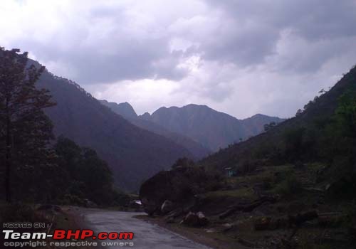 An Unplanned Trip To Gangotri..-mountainsallaround.jpg