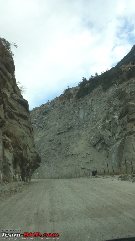 Kalpa in November: A hatchback, few landslides & some snow!-bad-road-near-tapri.jpg