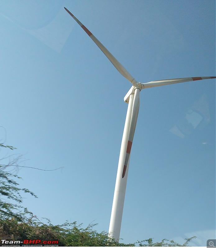 A road trip to Gujarat - Kuch din to gujaro Gujarat me-32_day8_1somnath_dwaraka_windturbine.jpg