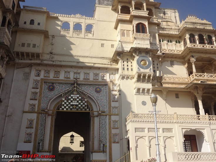Mumbai to Rajasthan in a Zoomcar Scorpio!-citypalace1.jpg