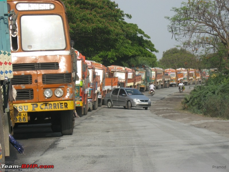 Pondicherry: Give time a BREAK!-traffic-jam-after-vijayawada-return-journey.jpg