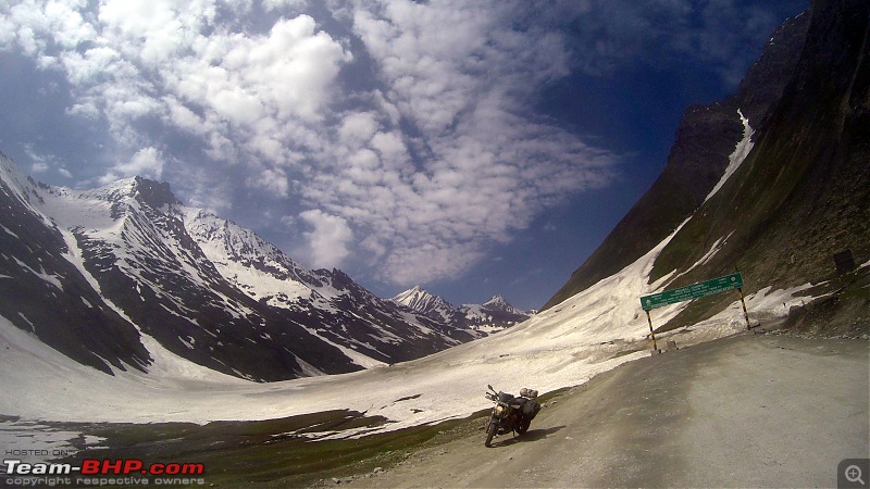 Chasing the Lama on a KTM 390 Duke: Pune to Ladakh, 6500+ km in 12 days-zozi-la-13.jpg