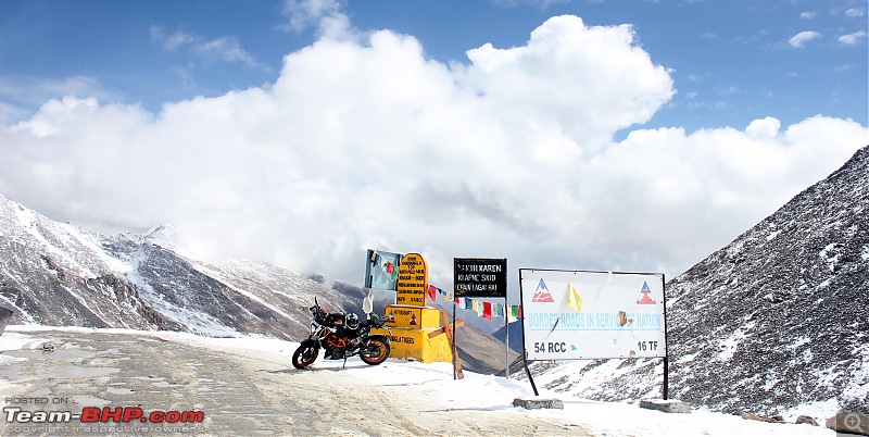 Chasing the Lama on a KTM 390 Duke: Pune to Ladakh, 6500+ km in 12 days-khardungla_ktm_duke390_1.jpg