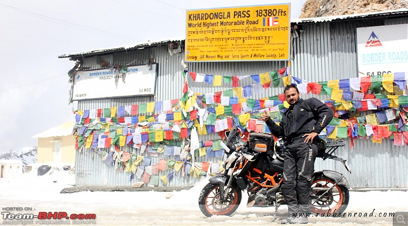 Chasing the Lama on a KTM 390 Duke: Pune to Ladakh, 6500+ km in 12 days-khardungla_ktm_duke390_3.jpg