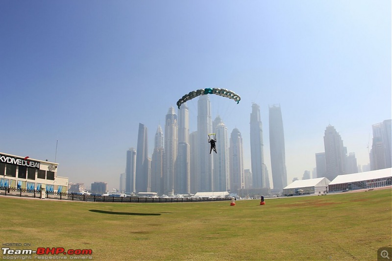 Skydiving in Dubai - An exhilarating experience!-landing-1.jpg