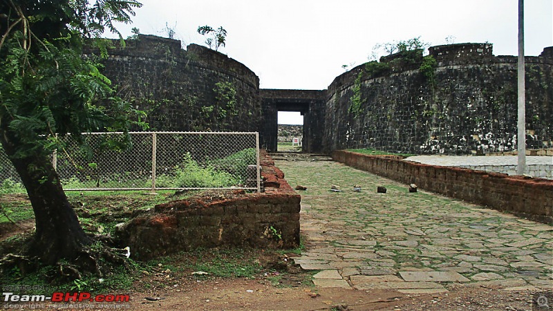 Photologue: Bangalore -> Kollur -> Murudeshwara drive-image00051.jpg