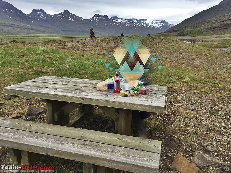 A Roadtrip in Iceland - 66°N-11.-picnic-mountains.jpg