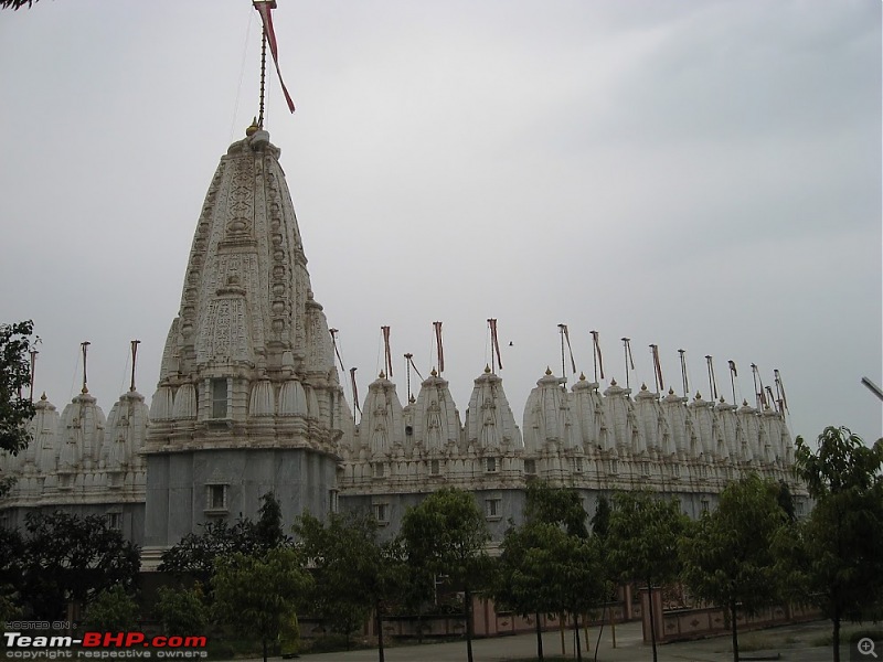 Wanderlust Traveller: Bangalore to the western frontier - White Rann, Vigakot, Lakhpat & Dholavira-bhardeshwar-jain-temple-01.jpg