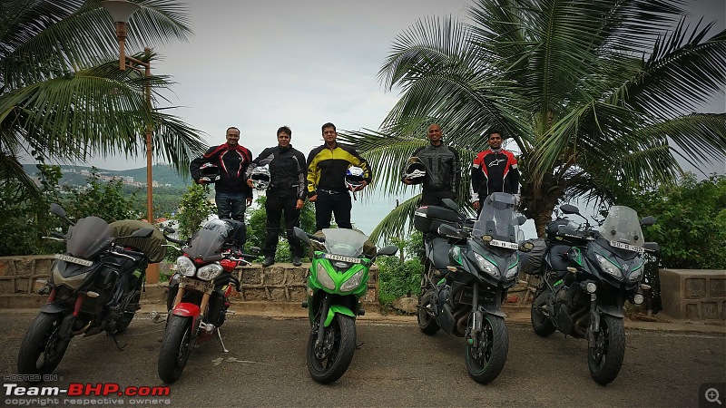 Kawasakis & Triumphs ride to Vizag & Araku Valley - Photoblog of an 1800 km ride-group-pic_rushikonda-copy.jpg