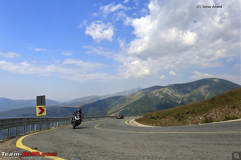 Driving on the best road in the world : Transfăgărășan-bike-low-angle-translp.jpg