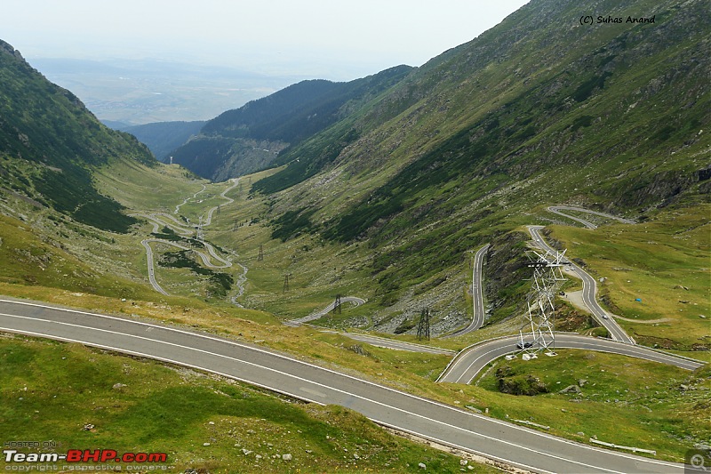 Driving on the best road in the world : Transfăgărășan-transfag-diff-view.jpg