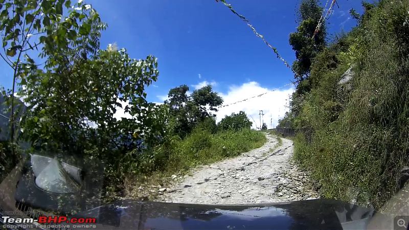 Watching the sky from another sky - West & South Sikkim-vlcsnap2017100808h05m05s195.png