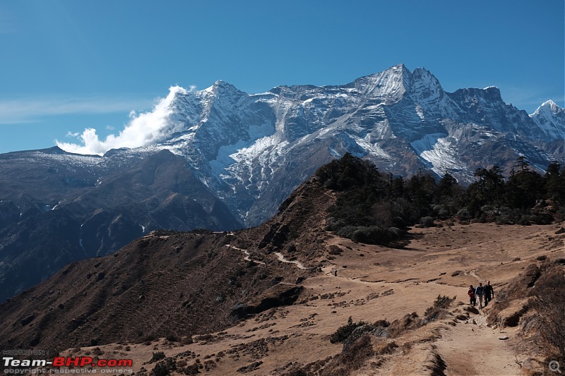 Gentle climb for a glimpse of Mount Everest-26walkingscenenearevh.jpg