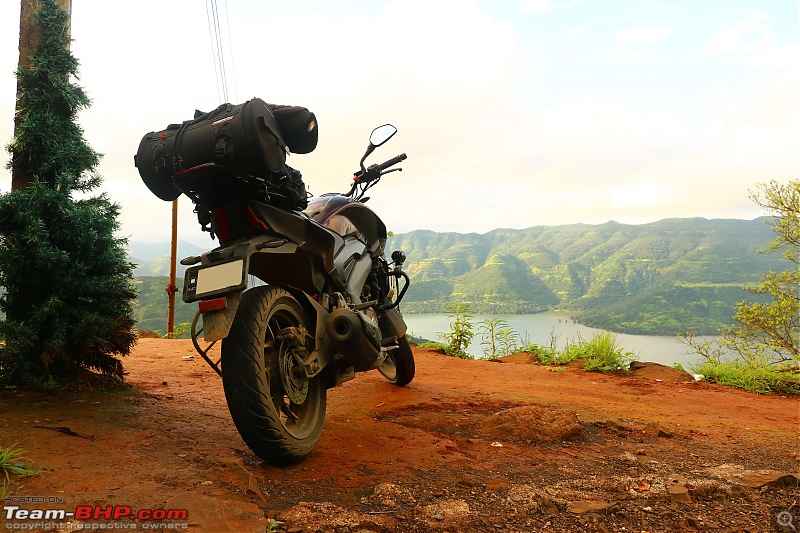 Ride to Lavasa on a couple of Dominars-valley1_c.jpg