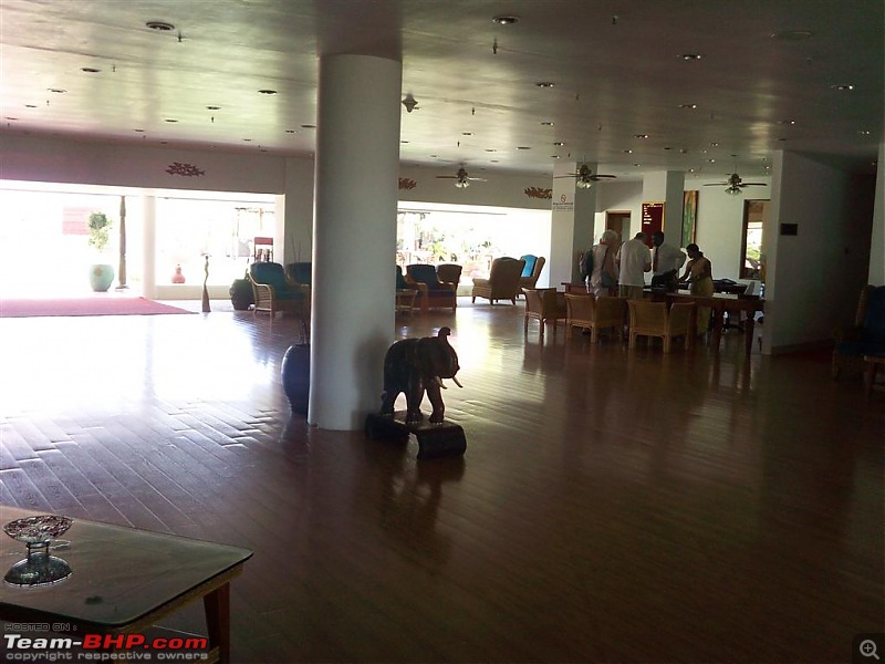 Re(claim/lax)ing Mahabalipuram-lobby.jpg