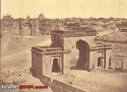 Varsai to Kashi on foot : 1857-59-bailee-guard-gate.jpg