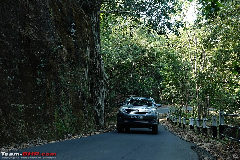 Diwali drive in a Toyota Fortuner - Bangalore to Delhi!-pachmarhi-mahadev-temple-road.jpg