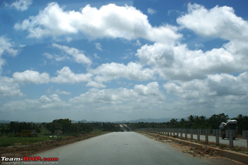 An incredible road trip to Velankanni, Kodaikanal and Ooty-nh4-snaking-ahead.jpg