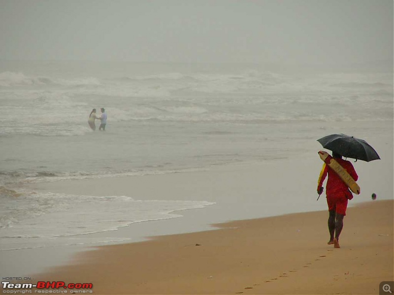 Trip De Goa - Rain, More Rain-day-2-candolim-beach-01.jpg