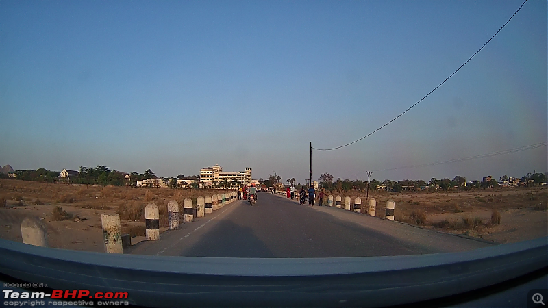 Lost in Varanasi - An Innova Crysta Venture-02.-crossing-falgu.png