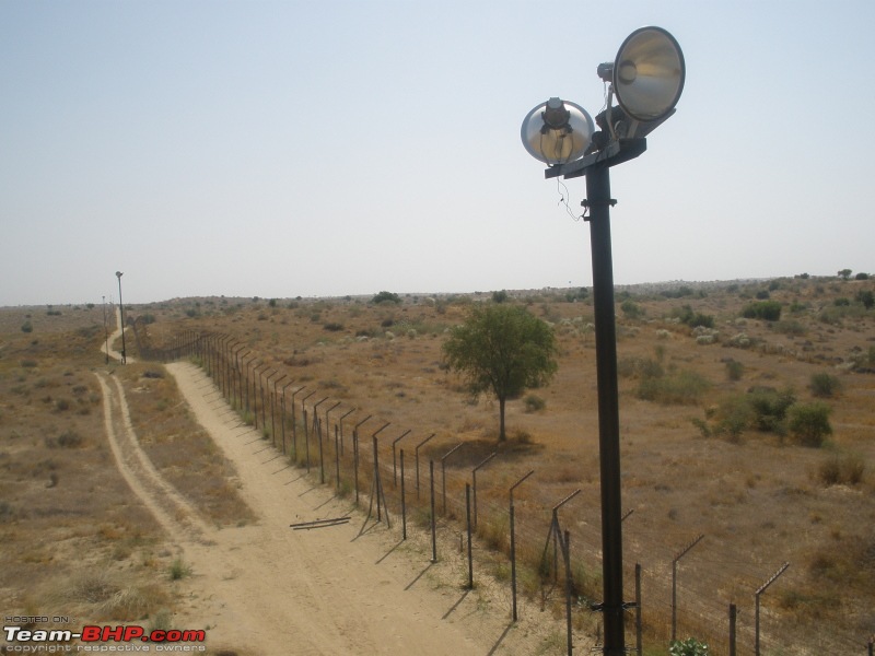 Desert Rider Linea's 2000 kms & 6 days: Baroda-Barmer-Jaisalmer-Jodhpur-Baroda-pa191096.jpg