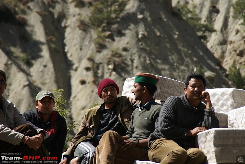 The Himachal Tribal Circuit - 2009-28-apple-guys-watch.jpg