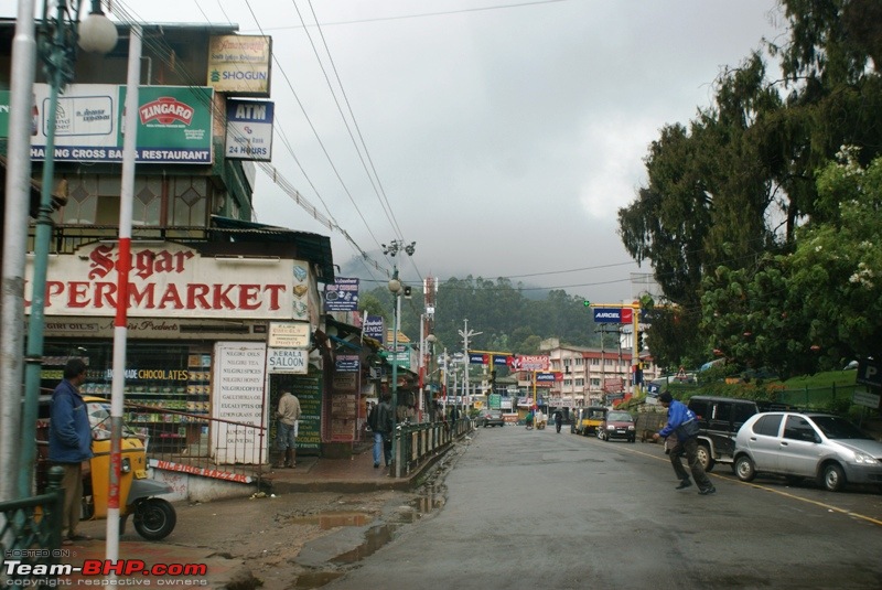 An incredible road trip to Velankanni, Kodaikanal and Ooty-k-commercial-street_man-bolting-when-i-blasted-my-horn.jpg