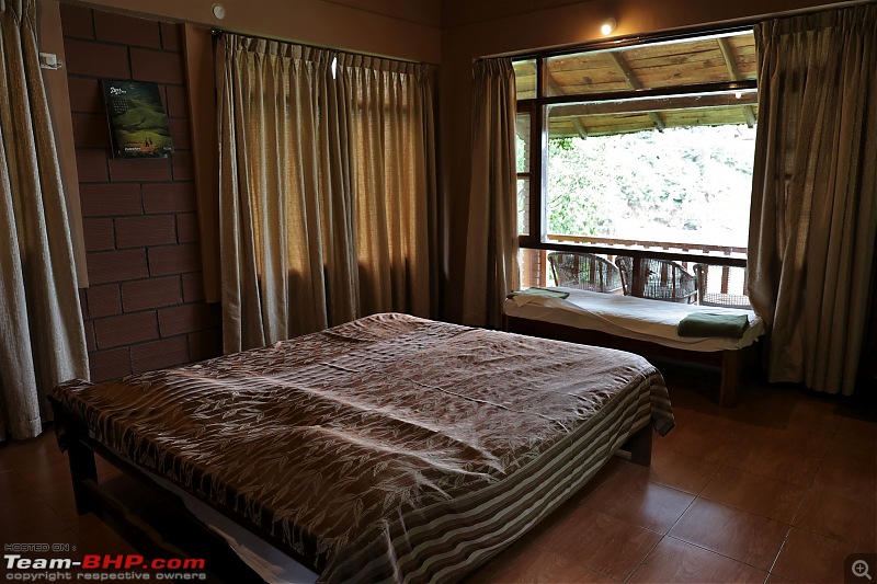 Monsoon Drive to Bhadra Tiger Reserve - A Photologue-bedroom-1.jpg