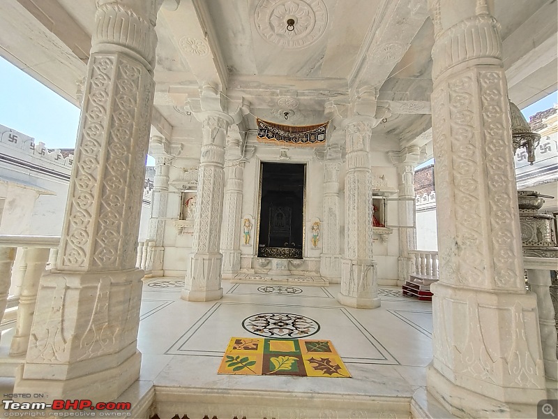 Bangalore to Rajasthan in a Jeep Compass-jain-temple.jpg