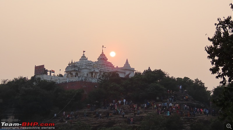 Zoomcar’ing in ‘Golden Triangle’ of Odisha, the soul of Incredible India-pic22-view-sunset-backdrop-jain-temple.jpg