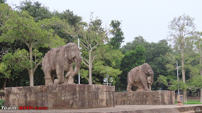 Zoomcar’ing in ‘Golden Triangle’ of Odisha, the soul of Incredible India-pic12-elephants.jpg