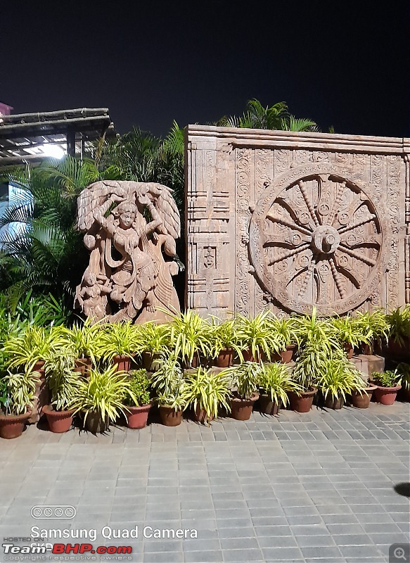 Zoomcar’ing in ‘Golden Triangle’ of Odisha, the soul of Incredible India-pic8-proudly-displaying-wheel-entrance.jpg