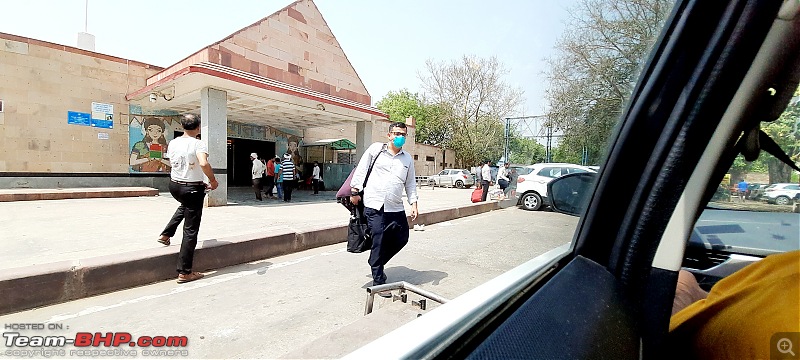 An ad hoc trip to Rishikesh from Delhi on a weekend-4-outside-station-kutch.jpg