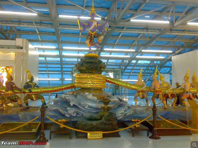 A trip to Taiwan and Bangkok-airport-entrance.jpg