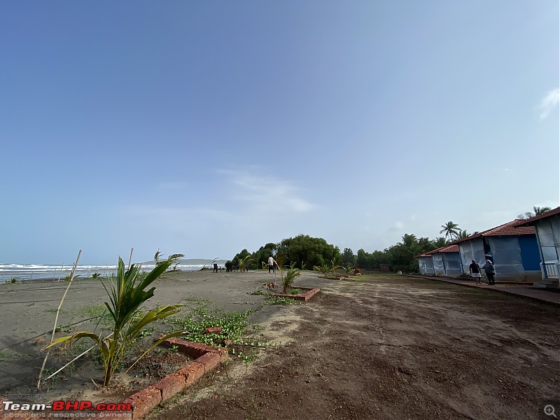 Mutton Thalis, Beaches and Rains - A Monsoon Drive to Coastal Maharashtra-right-beach.jpg