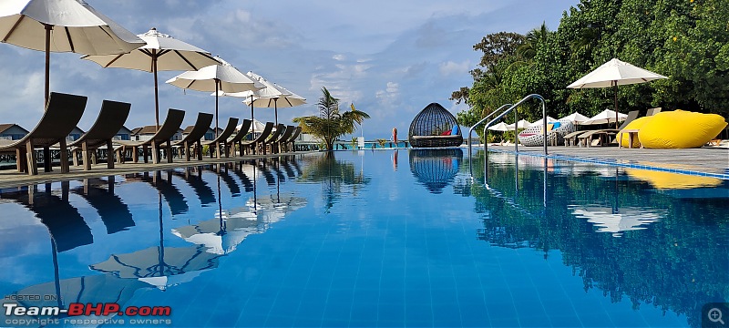 I left my heart in the Maldives-pool.jpg