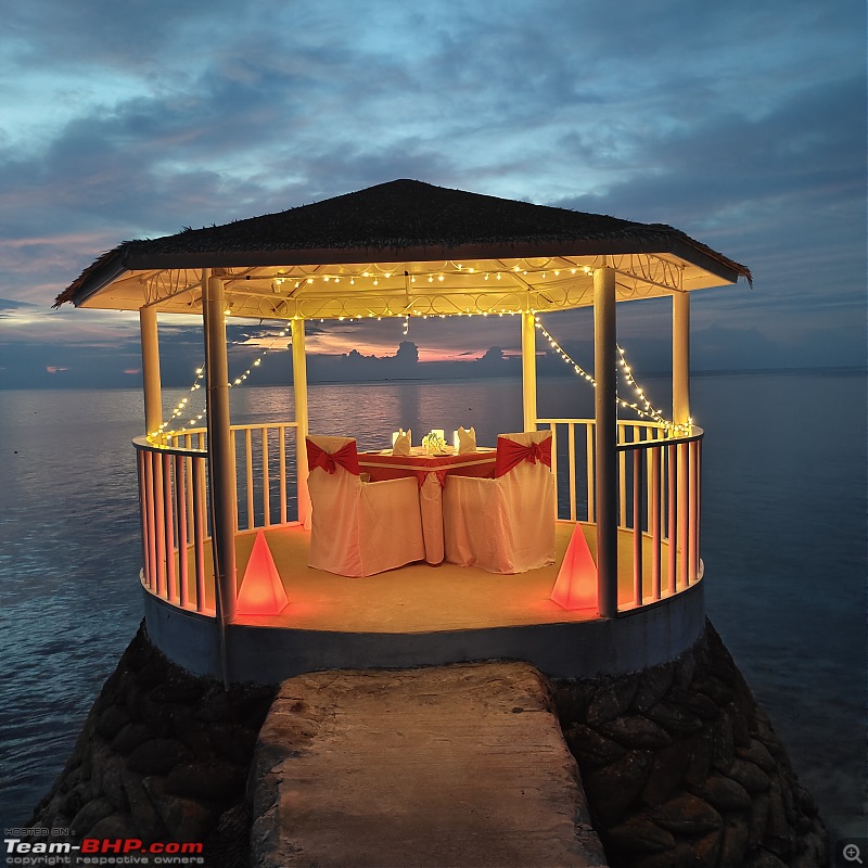 I left my heart in the Maldives-sunset-dinner.jpg