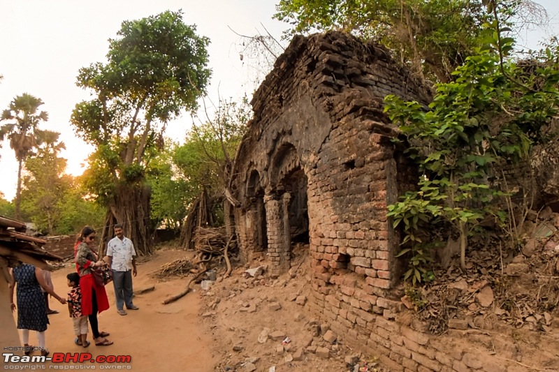 To the Spring time Wonderland of Garh Panchkot, Baranti and Maithon in an Innova Crysta-15.-ruins-enter.jpg