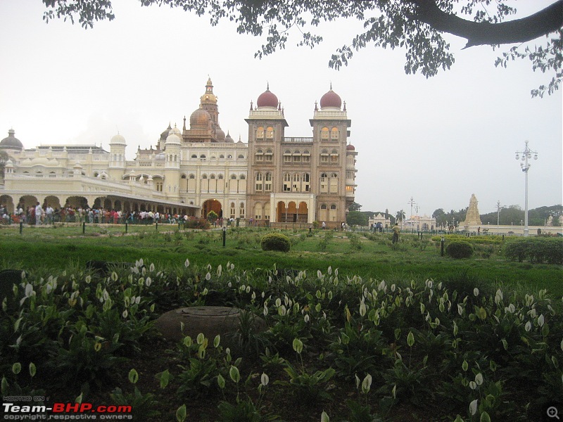 Hyderabad-Bengaluru-Mysore-Ooty RED SWIFT'06 me and wife!-img_1526.jpg